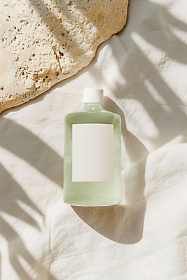 JPG 편집이미지 그림자 사람없음 햇빛 화장 뷰티 화장품 돌_바위 천 스킨 스킨케어 공병 베이지색 목업 편집실사 AI포토 AI콘텐츠 컬러 태양 직물 CG 병_담는 파일형식