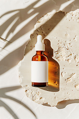 JPG 편집이미지 그림자 사람없음 햇빛 화장 뷰티 화장품 돌_바위 스킨케어 공병 베이지색 앰플 목업 편집실사 AI포토 AI콘텐츠 컬러 태양 CG 병_담는 파일형식