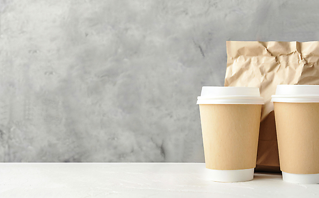 JPG 편집이미지 커피 포장 사람없음 종이봉투 숲 종이컵 테이크아웃 편집실사 AI포토 AI콘텐츠 음료 봉투 컵 일회용 CG 파일형식