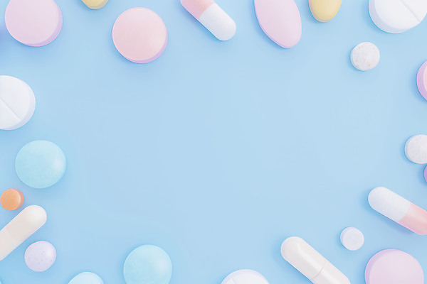 JPG 편집이미지 하늘색 의학 사람없음 알약 테두리 비타민 영양제 치료제 카피스페이스 편집실사 AI포토 AI콘텐츠 파란색 약 공백 CG 영양소 파일형식