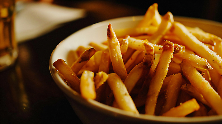 JPG 편집이미지 접시 감자 건강 사람없음 갈색 신선 농작 편집실사 AI포토 AI콘텐츠 식기 컬러 채소 CG 파일형식