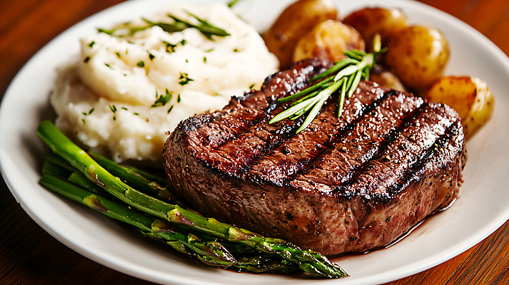 JPG 편집이미지 접시 감자 육류 스테이크 사람없음 아스파라거스 로즈메리 매시드포테이토 직화구이 코스요리 플레이팅 편집실사 AI포토 AI콘텐츠 식기 채소 식재료 서양음식 요리 상차림 구이 허브 CG 파일형식