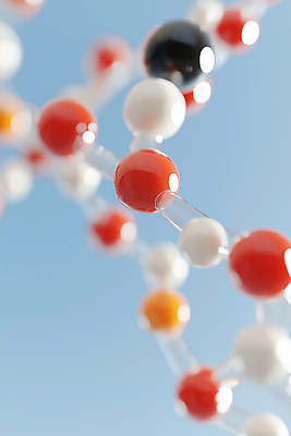 JPG 편집이미지 하늘색 실험 사람없음 3D 모형 DNA 생명공학 연결 생물학 원자 분자구조 생명과학 편집3D AI컴퓨터그래픽 AI콘텐츠 교육 과학 의학 파란색 디지털합성 파일형식