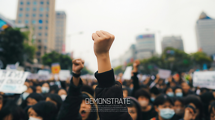 PSD 편집이미지 여자 남자 여러명 성인 주먹 팻말 군중 시위 집회 의료성형뷰티 성인만 시위대 이미지편집 편집실사 다수 모션 프레임 사람 CG 파일형식