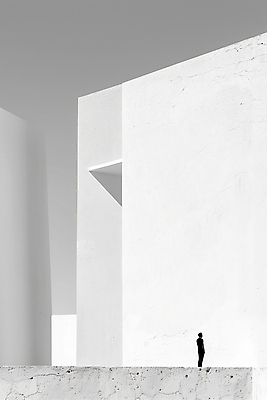 JPG 편집이미지 벽 추상 흑백 한명 사람 회색 분위기 심플 이미지 미니멀 편집실사 AI컴퓨터그래픽 AI콘텐츠 1 컬러 컨셉 무늬 촬영기법 CG 파일형식