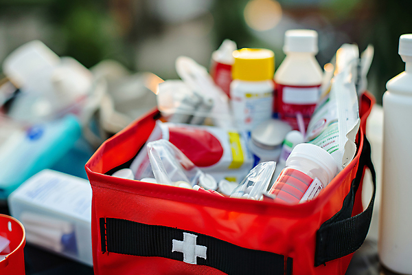 JPG 편집이미지 사람없음 치료 약 구급상자 위생 구급 응급치료 보건 편집실사 AI포토 AI콘텐츠 의학 의료용품 CG 파일형식