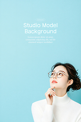 PSD 편집이미지 응시 여자 상상 한명 손짓 성인 앞모습 공간 올려보기 디지털합성 의료성형뷰티 성인여자한명만 안경낌 카피스페이스 이미지편집 편집실사 1 시선 안경 뷰포인트 모션 사람 공백 CG 여자한명만 성인여자만 파일형식