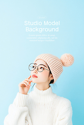 PSD 편집이미지 응시 여자 상상 털모자 한명 손짓 성인 앞모습 공간 올려보기 디지털합성 의료성형뷰티 성인여자한명만 안경낌 카피스페이스 이미지편집 편집실사 모자_잡화 1 시선 안경 뷰포인트 모션 사람 공백 CG 여자한명만 성인여자만 파일형식