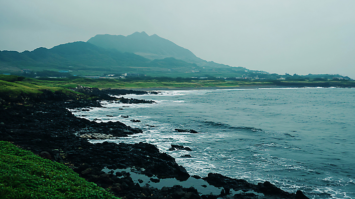 JPG 편집이미지 바다 섬 여행 자연 휴식 풍경 사람없음 제주도 디지털합성 힐링 편집실사 AI포토 AI콘텐츠 컨셉 한국 CG 생태계 파일형식