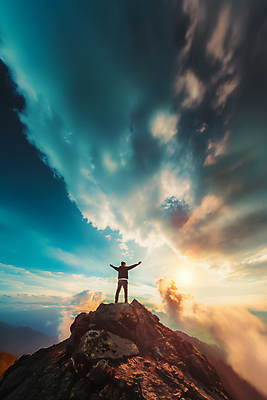 JPG 구름 편집이미지 자연 팔벌리기 산 한명 풍경 성인 노을 등산 등산객 산행 산정상 성인한명만 편집실사 AI포토 AI콘텐츠 자연요소 1 모션 사람 트래킹 정상 CG 생태계 성인만 파일형식