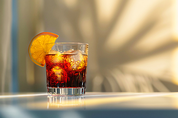 JPG 편집이미지 과일 그림자 사람없음 빛 칵테일 레몬 칵테일잔 슬라이스 편집실사 AI포토 AI콘텐츠 술잔 주류 CG 파일형식