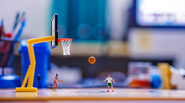 JPG 편집이미지 남자 자연 농구 농구공 성인 두명 운동 귀여움 미니어처 숲 농구선수 농구대 성인남자만 편집실사 AI포토 AI콘텐츠 컨셉 공 운동선수 건강 사람 구기 모형 골대 CG 생태계 남자만 성인만 파일형식