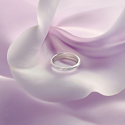 JPG 편집이미지 꽃잎 결혼 사람없음 보라색 우아함 결혼반지 다이아몬드 편집소스 편집실사 AI포토 AI콘텐츠 꽃 컬러 컨셉 이벤트 반지 보석 CG 파일형식