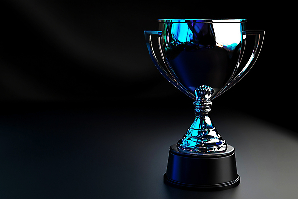 JPG 편집이미지 사람없음 검은색 어둠 우승 남색 상패 트로피 디지털합성 대회 시상 편집실사 AI포토 AI콘텐츠 컬러 최고 상_우승 CG 파일형식