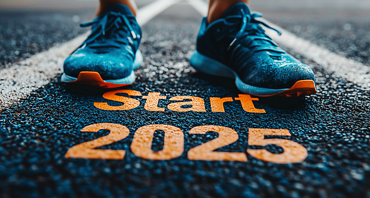 JPG 편집이미지 포스터 스포츠 운동화 발 새출발 새해 신체부위 파란색 도전 목표 시작 출발 기회 트랙 START 러닝 목표설정 출발선 을사년 편집실사 AI인물포토 AI콘텐츠 컬러 신발 컨셉 새로움 사람 CG 파일형식 2025년 AI포토