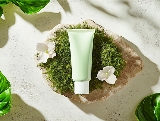 JPG 편집이미지 자연 사람없음 초록색 화장품 돌_바위 풀 크림 튜브 스킨케어 튜브용기 목업 편집소스 편집실사 AI포토 AI콘텐츠 식물 컬러 뷰티 용기_그릇 CG 생태계 파일형식