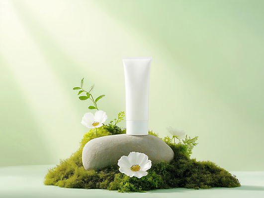 JPG 편집이미지 꽃 자연 사람없음 초록색 화장품 돌_바위 풀 튜브 스킨케어 튜브용기 목업 편집소스 편집실사 AI포토 AI콘텐츠 식물 컬러 뷰티 용기_그릇 CG 생태계 파일형식