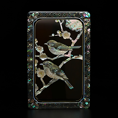 JPG 편집이미지 전통 꽃 예술 자연 조류 생명 사람없음 검은색 봄 나뭇가지 우아함 동양적 자개 화투 편집실사 AI컴퓨터그래픽 AI콘텐츠 나무 식물 동물 계절 컬러 컨셉 게임 CG 생태계 전통공예 파일형식