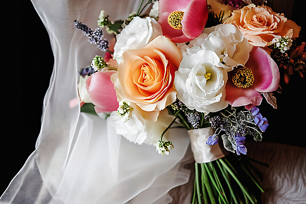 JPG 편집이미지 꽃 부케 결혼 기념 면사포 사람없음 축하 디지털합성 결혼소품 편집실사 AI포토 AI콘텐츠 식물 꽃다발 컨셉 이벤트 CG 오브젝트 파일형식