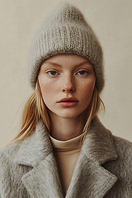 JPG 편집이미지 응시 여자 패션 겨울 한명 상반신 성인 디지털합성 겨울옷 비니 패션용품 의료성형뷰티 성인여자한명만 편집실사 AI인물포토 AI콘텐츠 모자_잡화 1 시선 옷 계절 사람 CG 오브젝트 여자한명만 성인여자만 파일형식 AI포토