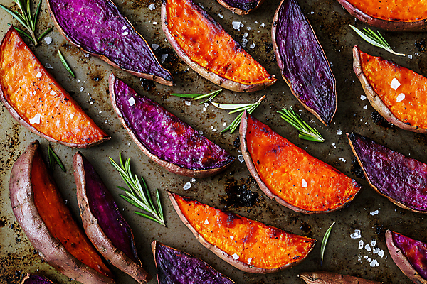 JPG 편집이미지 건조 요리 사람없음 컬러풀 허브 디지털합성 고구마 소금 로즈메리 편집실사 AI포토 AI콘텐츠 식물 컬러 뿌리채소 CG 파일형식