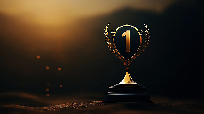 JPG 편집이미지 1 상징 성공 기념 사람없음 빛 금속 어둠 금색 우승 화려 황금 상패 트로피 심볼 심플 시상 시상식 편집실사 AI컴퓨터그래픽 AI콘텐츠 컬러 컨셉 재질 최고 상_우승 CG 파일형식