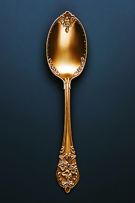 JPG 편집이미지 사람없음 숟가락 금색 빈티지 디지털합성 편집실사 AI포토 AI콘텐츠 컬러 컨셉 수저 CG 파일형식