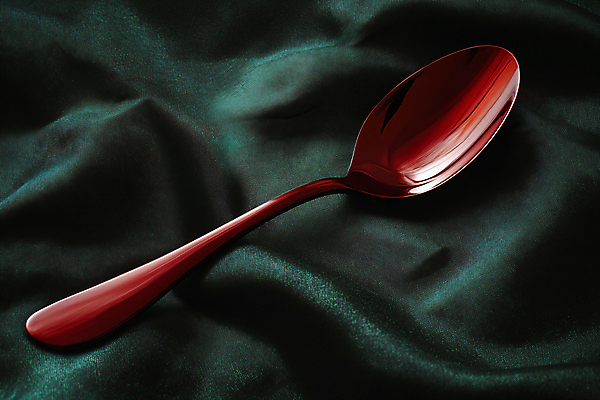 JPG 편집이미지 사람없음 빨간색 초록색 숟가락 빈티지 천 디지털합성 편집실사 AI포토 AI콘텐츠 컬러 컨셉 수저 직물 CG 파일형식