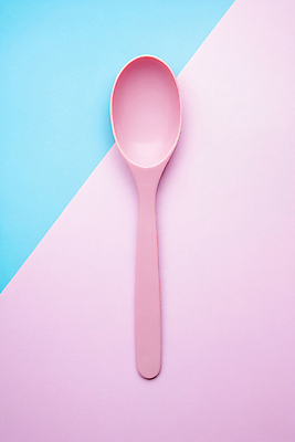 JPG 편집이미지 분홍색 하늘색 사람없음 숟가락 플라스틱 디지털합성 편집실사 AI포토 AI콘텐츠 컬러 재질 수저 파란색 CG 파일형식