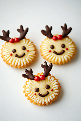 JPG 편집이미지 크리스마스 취미 사람없음 쿠키 제과 루돌프 디지털합성 홈베이킹 편집실사 AI포토 AI콘텐츠 기념일 사슴 디저트 제과제빵 CG 제빵 파일형식