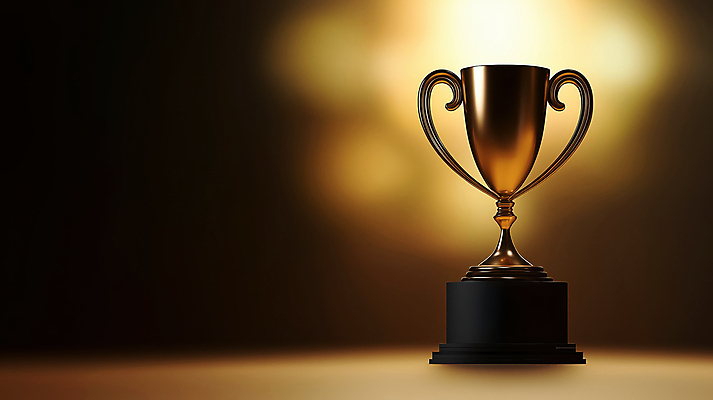 JPG 편집이미지 성공 사람없음 빛 어둠 금색 우승 수상_상을받음 황금 트로피 명예 시상 시상식 영광군 편집실사 AI컴퓨터그래픽 AI콘텐츠 컬러 컨셉 최고 전라남도 상_우승 CG 파일형식