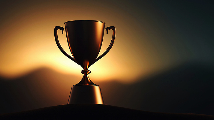JPG 편집이미지 성공 사람없음 빛 어둠 금색 우승 수상_상을받음 황금 트로피 명예 시상 시상식 영광군 편집실사 AI컴퓨터그래픽 AI콘텐츠 컬러 컨셉 최고 전라남도 상_우승 CG 파일형식