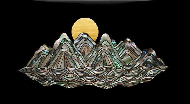 JPG 편집이미지 한국전통 물결 새해 산 사람없음 컬러풀 일출 검은색 달 동양화 민속 산수화 동양적 자개 2025년 을사년 편집실사 AI컴퓨터그래픽 AI콘텐츠 자연요소 전통 컬러 한국 미술 노을 연도 CG 전통공예 파일형식