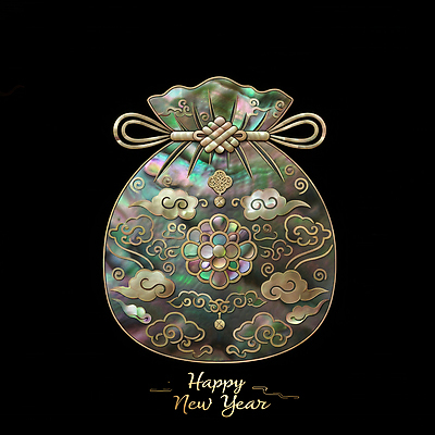 JPG 편집이미지 한국전통 디자인 새해 복주머니 사람없음 전통문양 검은색 고급 나전칠기 동양적 자개 세련 이미지편집 편집실사 AI컴퓨터그래픽 AI콘텐츠 전통 문양 컬러 컨셉 전통소품 한국 CG 공예품 전통공예 파일형식