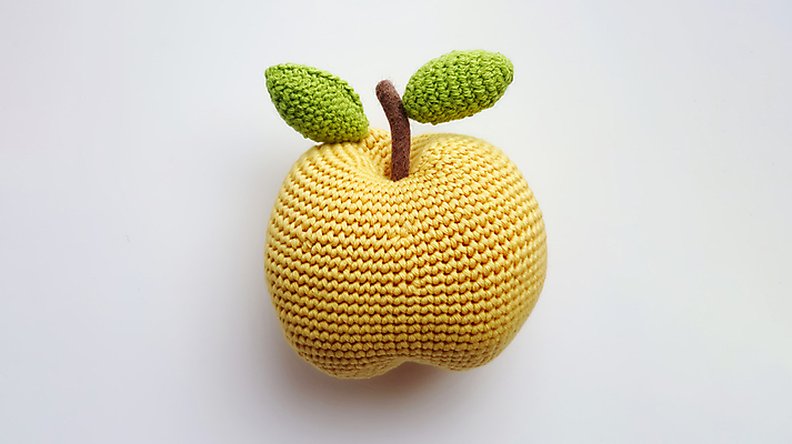 JPG 편집이미지 과일 열대 사람없음 노란색 귀여움 뜨개질 사과 니트 수공예 편집실사 AI포토 AI콘텐츠 컬러 컨셉 상의 취미 공예 CG 파일형식