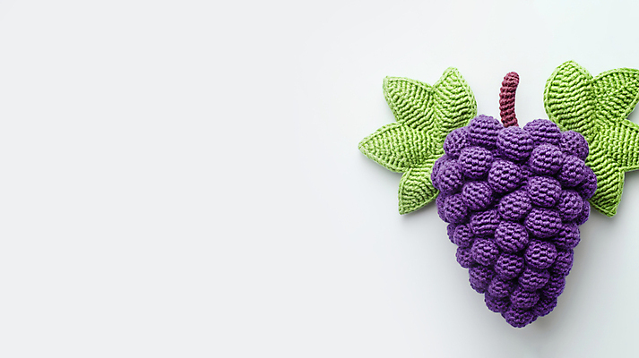 JPG 편집이미지 과일 포도 사람없음 귀여움 보라색 뜨개질 니트 수공예 편집실사 AI포토 AI콘텐츠 컬러 컨셉 상의 취미 공예 CG 파일형식