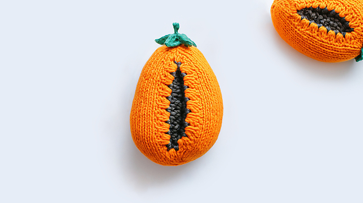 JPG 편집이미지 과일 사람없음 귀여움 주황색 뜨개질 니트 수공예 파파야 편집실사 AI포토 AI콘텐츠 컬러 컨셉 상의 취미 공예 CG 열대과일 파일형식