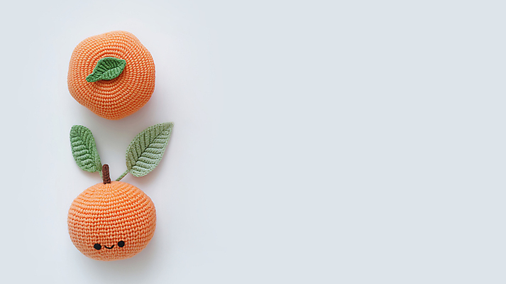 JPG 편집이미지 분홍색 과일 귤 사람없음 귀여움 뜨개질 니트 수공예 편집실사 AI포토 AI콘텐츠 컬러 컨셉 상의 취미 공예 CG 파일형식