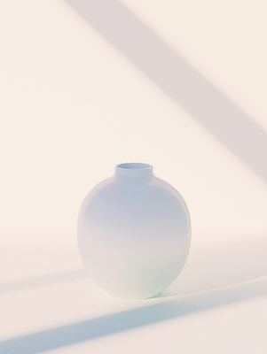 JPG 전통 예술 일러스트 조명 그림자 사람없음 빛 도자기 도자기공예 베이지색 국내일러스트 AI일러스트 AI콘텐츠 컬러 공예 파일형식