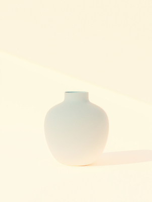 JPG 전통 예술 일러스트 조명 그림자 사람없음 빛 도자기 도자기공예 베이지색 국내일러스트 AI일러스트 AI콘텐츠 컬러 공예 파일형식