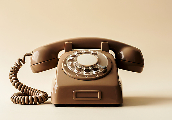 JPG 편집이미지 사람없음 유행 전화기 오브젝트 2025년 트렌드컬러 편집실사 모카무스 AI포토 AI콘텐츠 컬러 연도 CG 파일형식