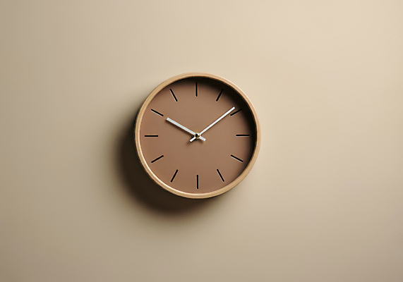 JPG 편집이미지 시계 사람없음 유행 벽시계 오브젝트 2025년 트렌드컬러 편집실사 모카무스 AI포토 AI콘텐츠 컬러 연도 CG 파일형식