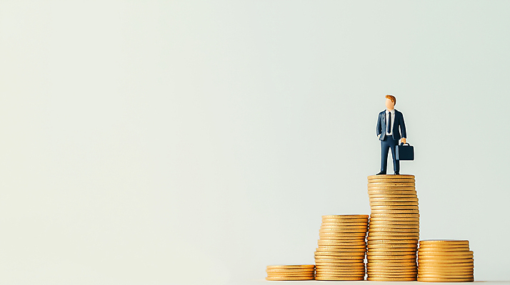 JPG 전신 편집이미지 남자 서류가방 비즈니스 한명 들기 성인 금융 미니어처 주머니손 동전탑 성인남자한명만 편집실사 AI포토 AI콘텐츠 1 가방 모션 사람 경제 쌓기 모형 동전 CG 남자한명만 성인남자만 파일형식