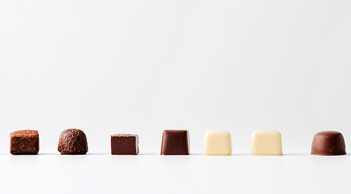 JPG 편집이미지 발렌타인데이 사람없음 초콜릿 여러개 달콤 편집실사 AI포토 AI콘텐츠 다수 데이이벤트 디저트 맛 CG 파일형식