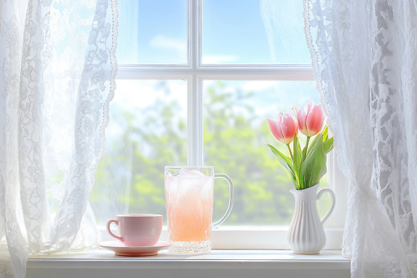 JPG 나무 편집이미지 사람없음 인테리어 꽃병 봄 튤립 프릴 커튼 커피잔 창가 오브젝트 창틀 냉음료 아기자기 편집실사 AI포토 AI콘텐츠 식물 디자인 계절 꽃 커피 음료 컨셉 창문 잔 장식 CG 파일형식