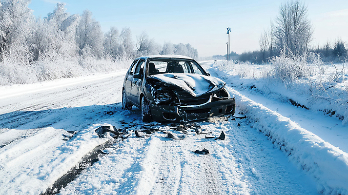 JPG 나무 편집이미지 도로 겨울 자동차 사람없음 손상 파편 위험 교통사고 빙판 눈길 자동차사고 빙판길 차사고 편집실사 AI포토 AI콘텐츠 식물 계절 길 육상교통 컨셉 교통시설 눈_날씨 사건 CG 파일형식