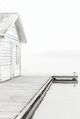 JPG 편집이미지 호수 주택 선물 사람없음 반사 항구 고요 흰색 편안함 편집실사 AI포토 AI콘텐츠 컬러 교통시설 건물 감각 CG 파일형식