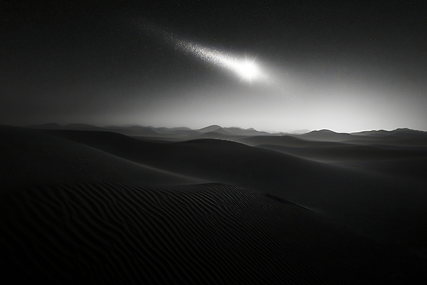 JPG 편집이미지 밤하늘 사람없음 빛 어둠 사막 편집실사 AI컴퓨터그래픽 AI콘텐츠 하늘 야간 CG 파일형식