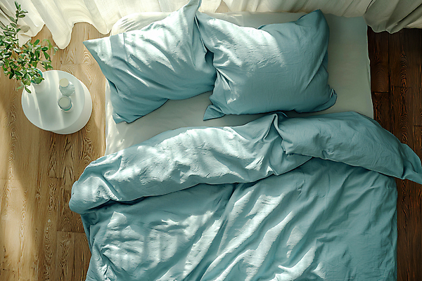 JPG 식물 편집이미지 베개 침구 탁자 실내 사람없음 인테리어 봄 침실 이불 침대 커튼 포근함 편집실사 AI포토 AI콘텐츠 디자인 계절 가구 내부 감각 CG 파일형식