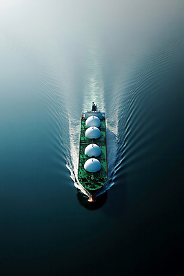 JPG 편집이미지 바다 항해 사람없음 운송업 그린에너지 친환경 가스 LNG선박 편집실사 AI포토 AI콘텐츠 산업 배_교통 환경 에너지 CG 파일형식